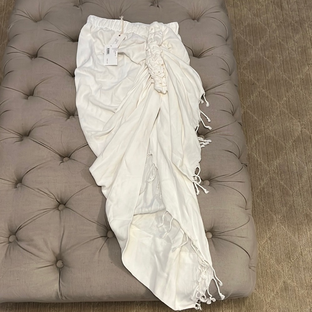 New! Intermix Just Bee Queen white cover up skirt